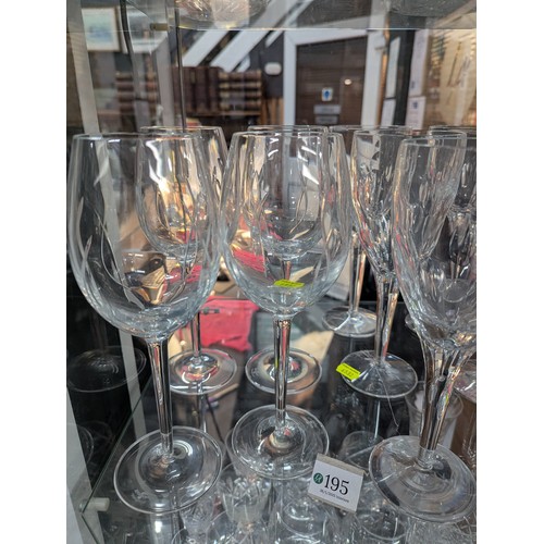 195 - 10x John Rocha Waterford crystal wine glasses. Comprised of 1 set of 6, 1 set of 4. H23cm