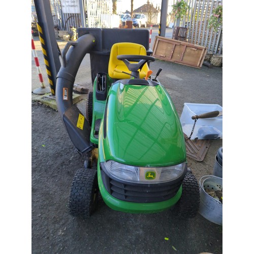 1A - John Deere X110 Automatic Ride on Lawn Mower