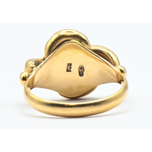 7 - High grade yellow metal stylised leaf ring, stamped 750 with Italian and Arabic marks, size N1/2, 5.... 