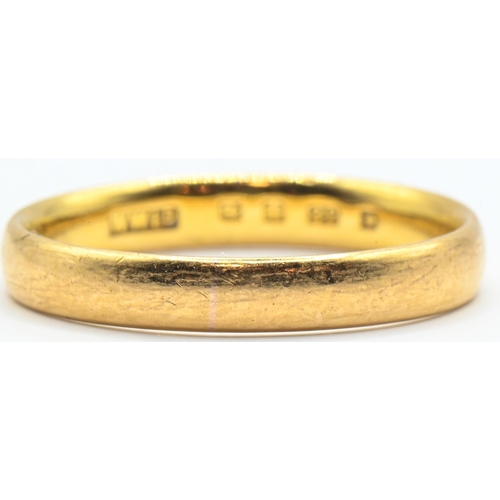 166 - 22ct gold band ring, London hallmark, size Q1/2, 3.92 grams