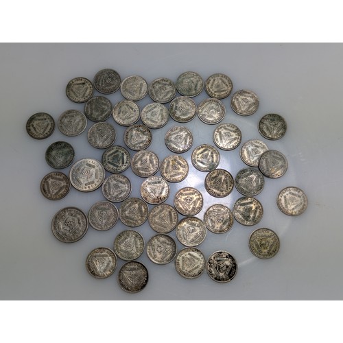 246 - Collection of South African silver coins, including 63.1 grams of pre-1950 threepences (800-gra... 