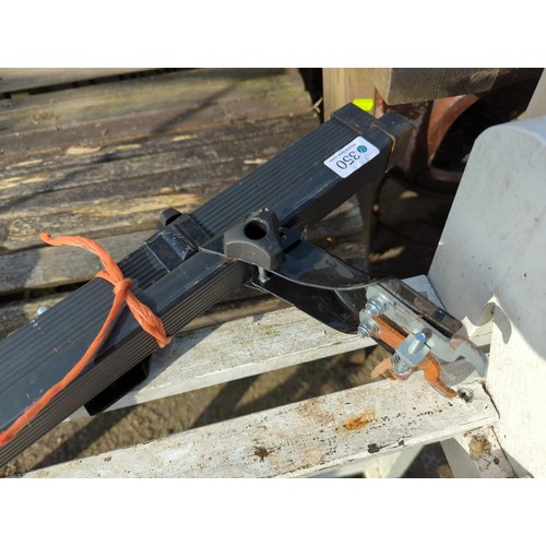 350 - Universal Roof RackW 117.