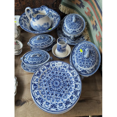 1196 - Quantity of blue & white dinner ware, inc. tureens, washbowl etc.