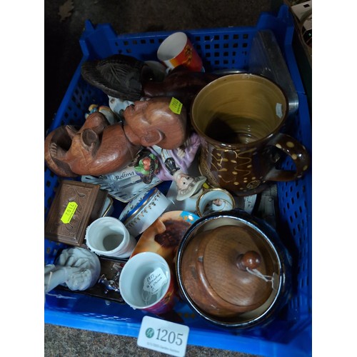 1205 - Mixed tray of ceramics & treen