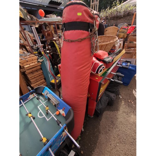 355 - 152cm punch bag with two pairs of boxing gloves