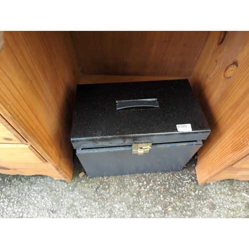 389 - Metal filing box + key box (2 x keys)