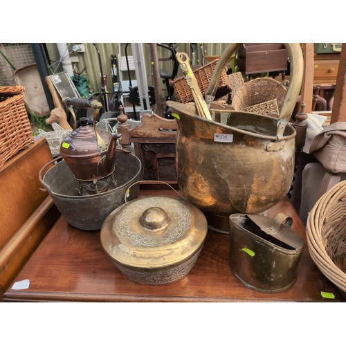 374 - Selection of brass and copper items inc. coal bucket, kettle etc.
