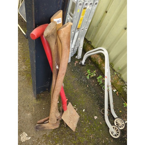 118A - 3 x axes, 1 x garden spade, 1 x hatchet.&nbsp;