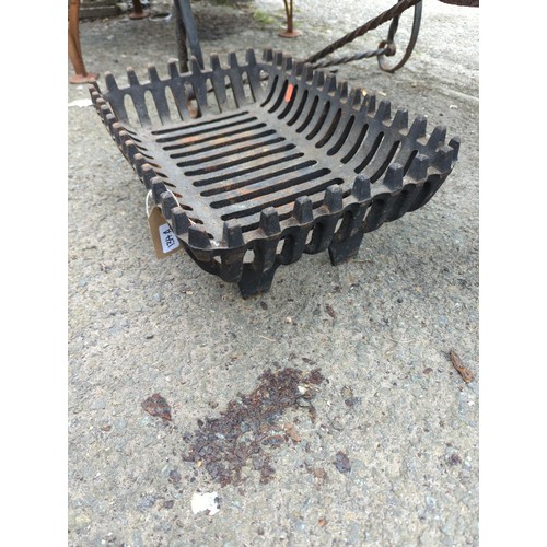 134A - Cast iron fire grate. W45cm D32cm H18cm.&nbsp;