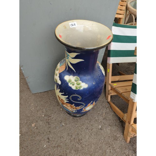 136A - Oriental-style Chinese vase depicting 5-toed dragon. H66cm.