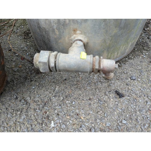 15 - Galvanised water tank with replacement lid. Dia 49cm H102cm.