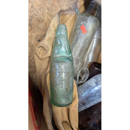 409 - Large quantity of vintage & antique bottles