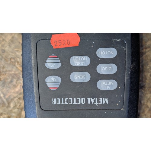 381 - Metal detector with headphones
