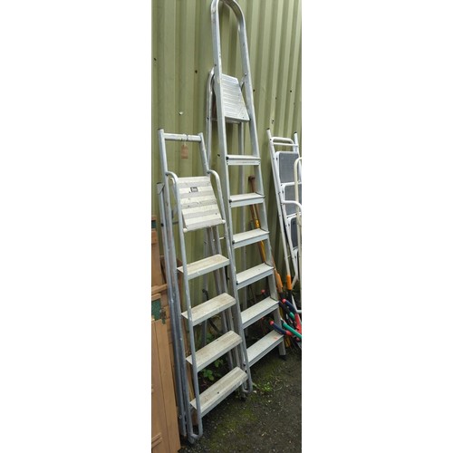 114 - 2 x step ladders, 1 x Abru, 1 x Clima.