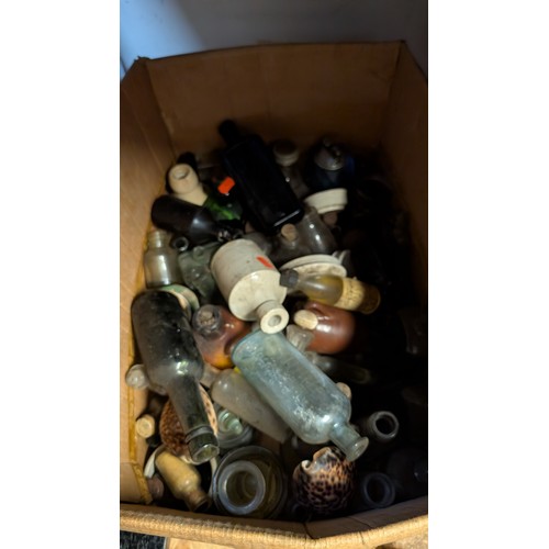 409 - Large quantity of vintage & antique bottles