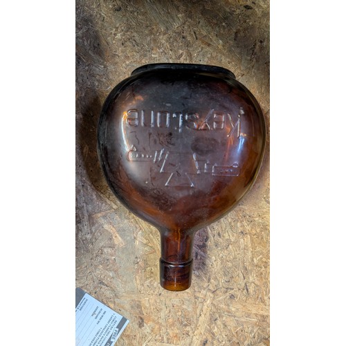 409 - Large quantity of vintage & antique bottles