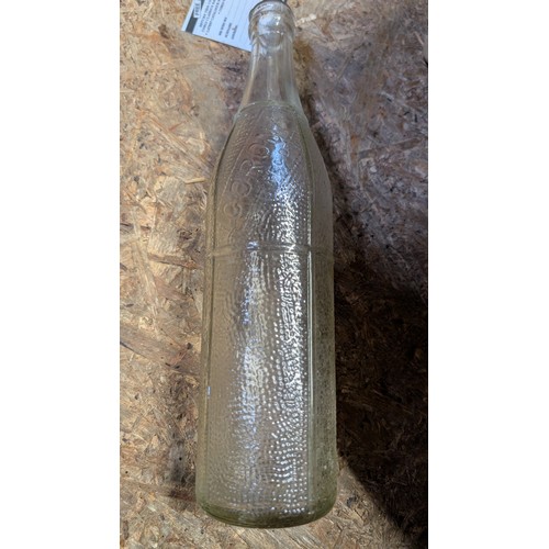 409 - Large quantity of vintage & antique bottles