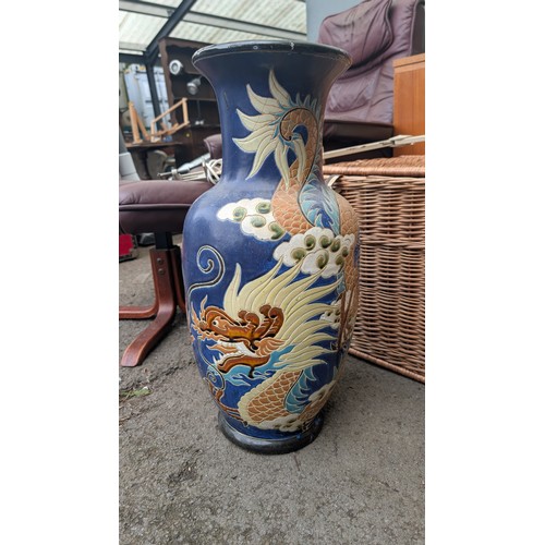 136A - Oriental-style Chinese vase depicting 5-toed dragon. H66cm.