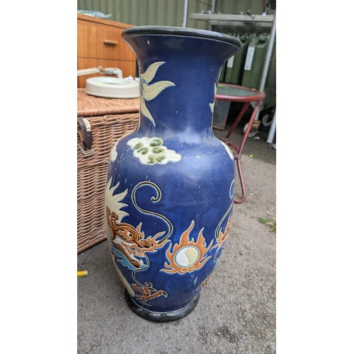 136A - Oriental-style Chinese vase depicting 5-toed dragon. H66cm.