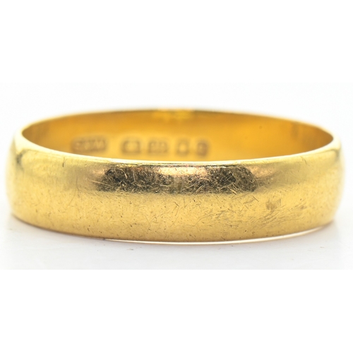114 - 22ct gold band ring, hallmarked, size S, 4.34 grams