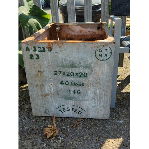 Lot 12        