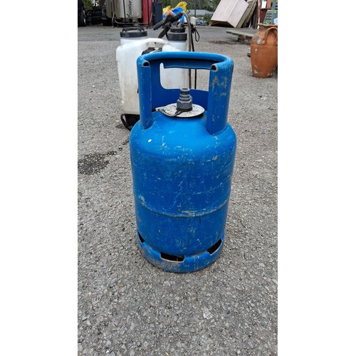 104 - Calor Gas 7kg butane cylinder.