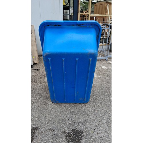 107 - Large moulded blue plastic storage tub.