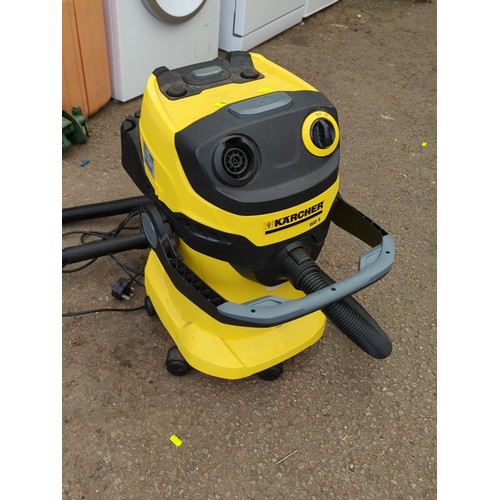 121 - Kärcher WD 5 wet-and-dry vacuum cleaner, model no. 1.348-203.0, IPX4, 1100W.