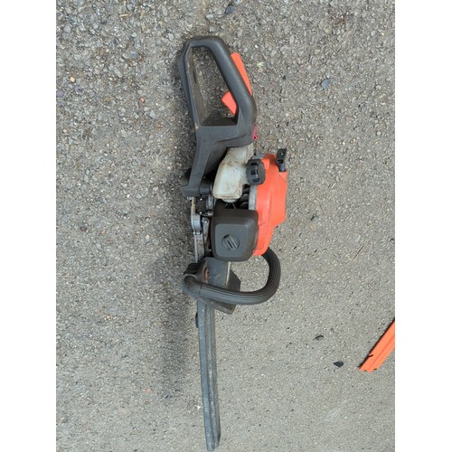 131 - Husqvarna 122HD45 petrol hedge trimmer.