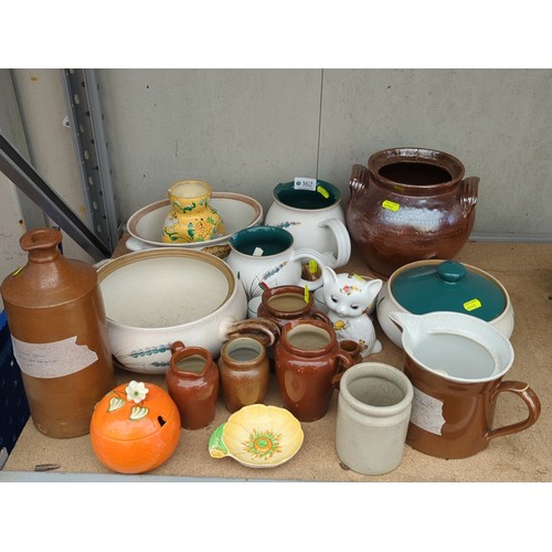 162 - A quantity of ceramic table and kitchen wares including brown-glazed stoneware jars and jugs, Denby ... 