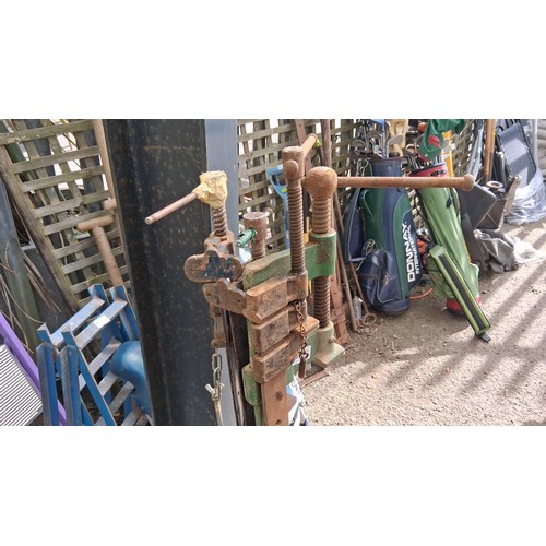 223 - 4 heavy-duty steel sash clamps, each with threaded shafts, T-bar handles and sliding clamp jaws.