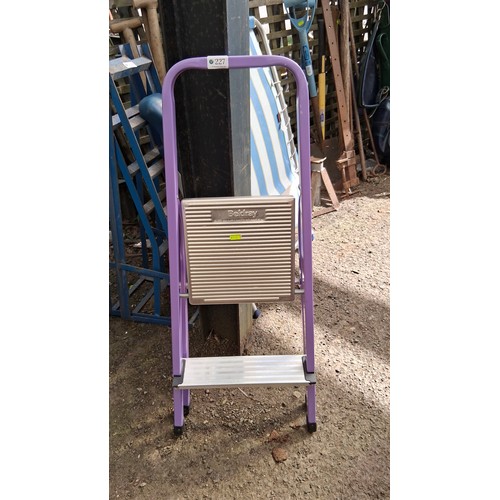227 - Beldray folding aluminium step ladder; the upper platform embossed with BS 2037:1994 Class 3 domesti... 