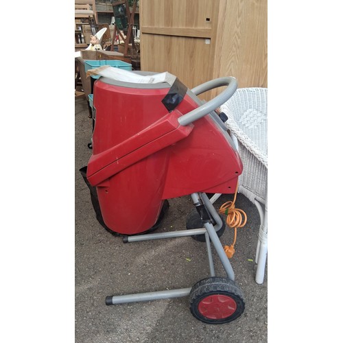 118A - Mountfield Quiet Shredder 2200W electric garden shredder; together with owner's manual and power lea... 