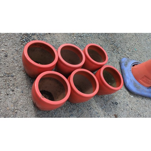 91 - A group of 6 x red glazed ceramic planters.