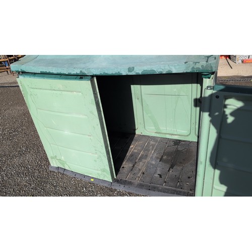 92a - Moulded plastic outdoor storage chest.