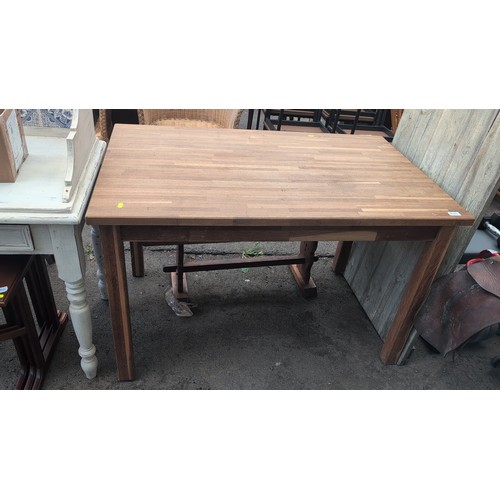 Modern oak refectory-style dining table with rectangular plank top and ...