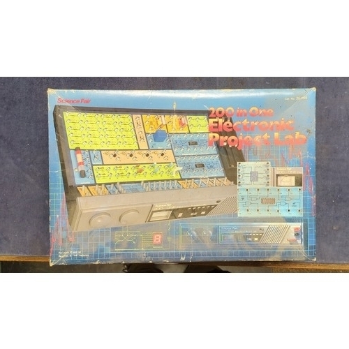 Science Fair 200-in-One Electronic Project Lab, catalogue no. 28-265 ...