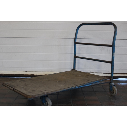 6 - FLAT BED TROLLEY