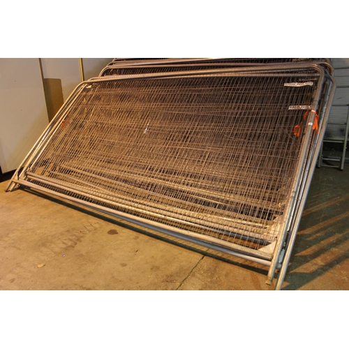 35 - 15 PCE BLOCK & MESH FENCING