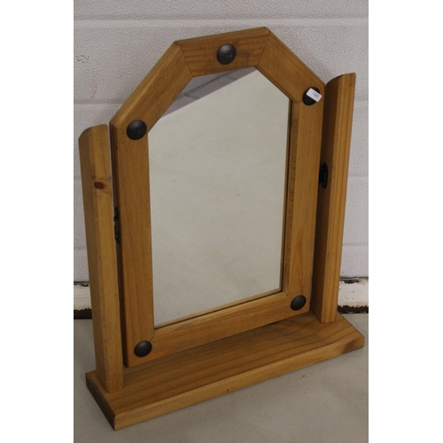 146 - CORONA SWIVEL MIRROR