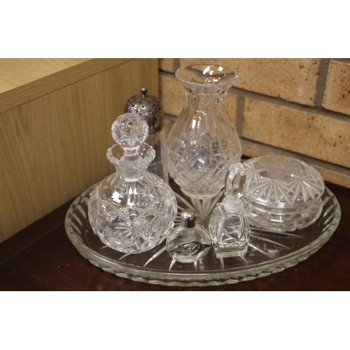 76 - QTY GLASSWARE