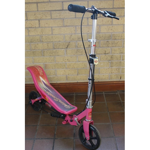 16 - CHILDS SCOOTER