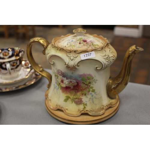 171 - CROWN DEVON TEA POT  & STAND