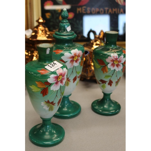 124 - 3 VASES