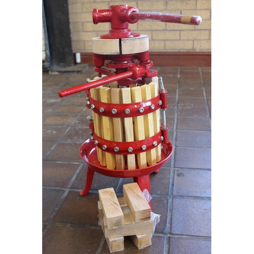 7 - FRUIT & WINE PRESS