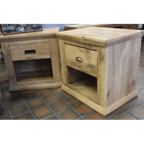 79 - 2 X  LAMP TABLES