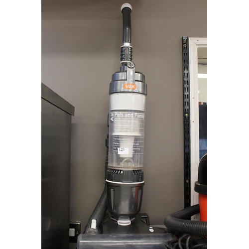 121 - VAX UPRIGHT VAC