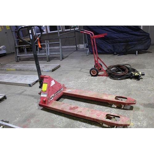 81 - 2 TON PALLET TRUCK