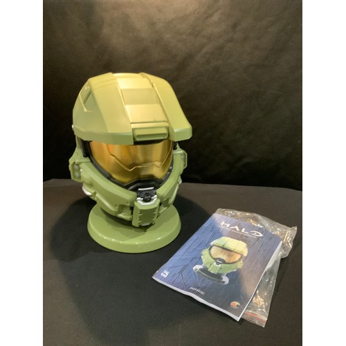 213 - HALO MASTER CHIEF BLUETOOTH SPEAKERS, RRP £135