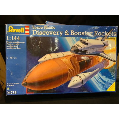 190 - REVELL SPACE SHUTTLE DISCOVERY & BOOSTER ROCKETS MODEL NEW £32